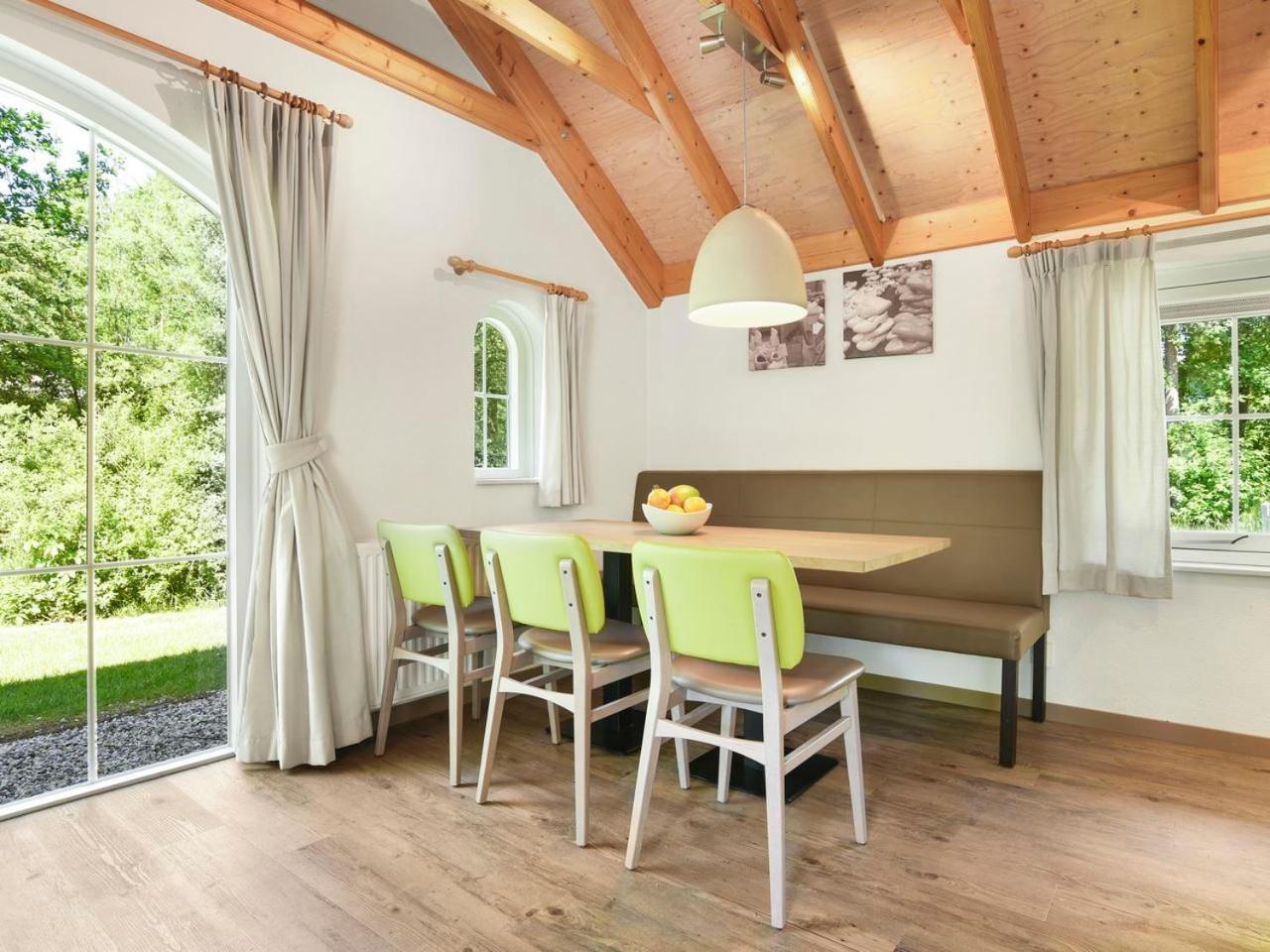 Luxury 4-Person Bungalow In The Holiday Park Landal Twenhaarsveld Holten Quarto foto